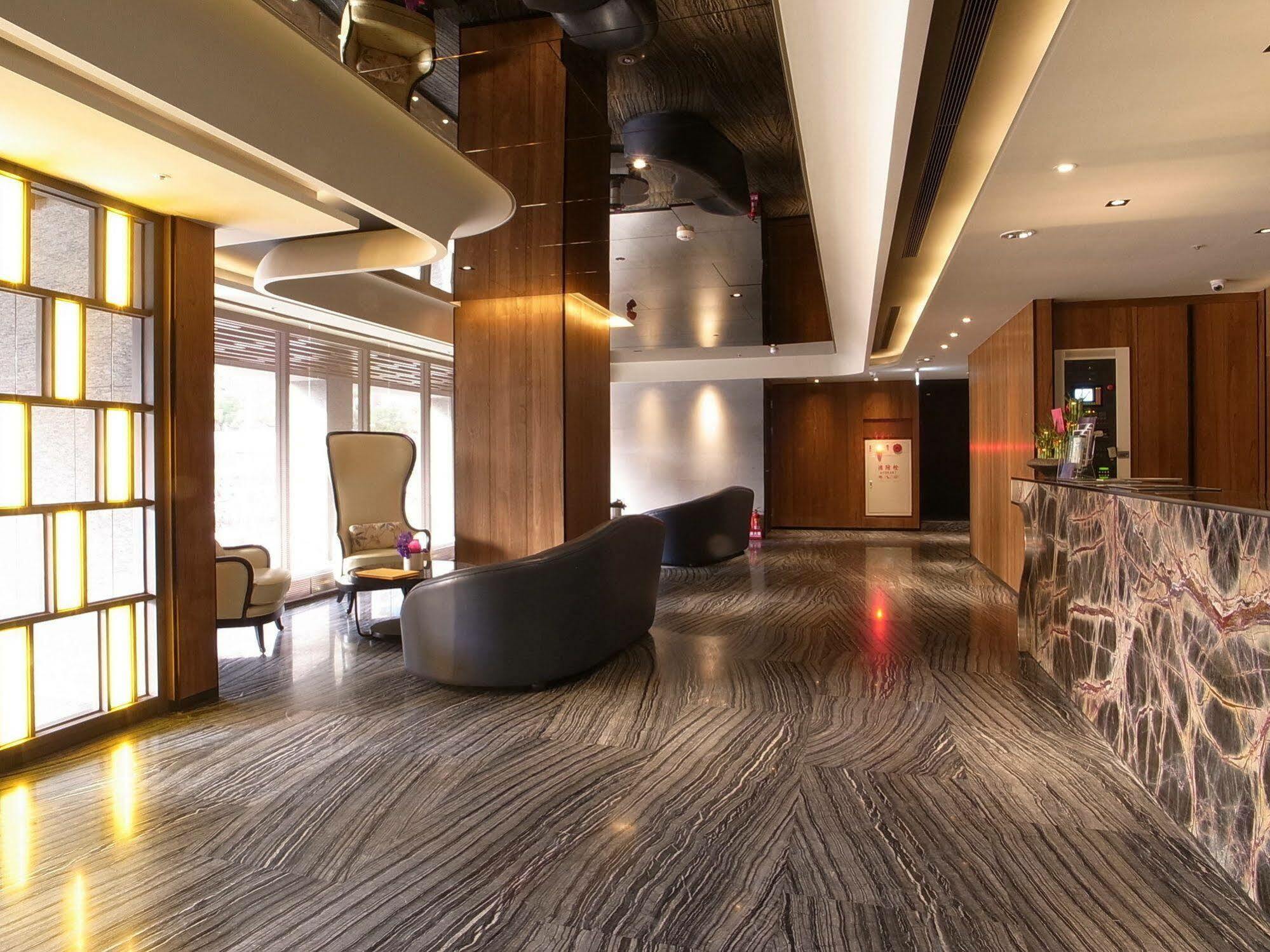 Hotel Midtown Richardson - Kaohsiung Bo'Ai Екстериор снимка