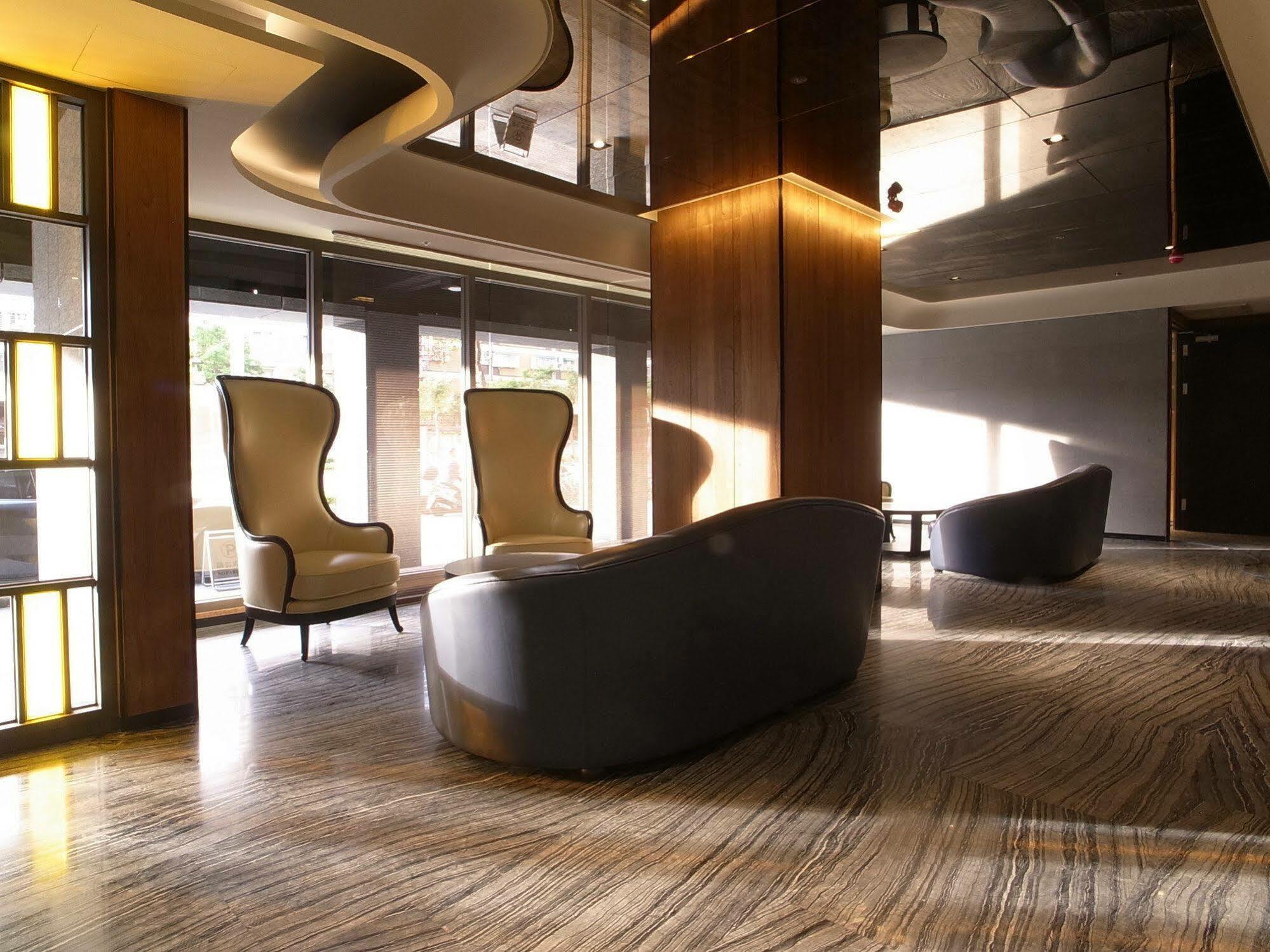 Hotel Midtown Richardson - Kaohsiung Bo'Ai Екстериор снимка