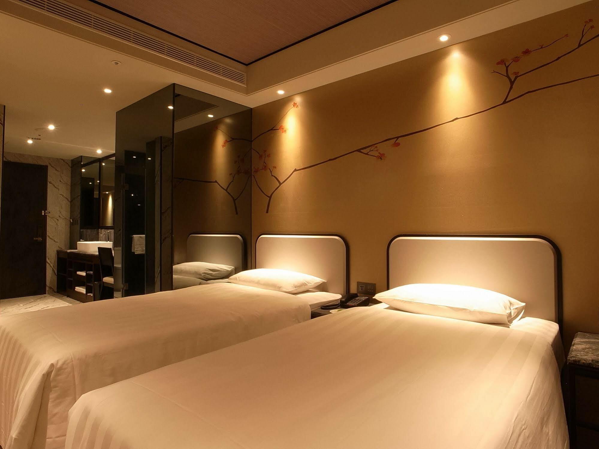 Hotel Midtown Richardson - Kaohsiung Bo'Ai Екстериор снимка
