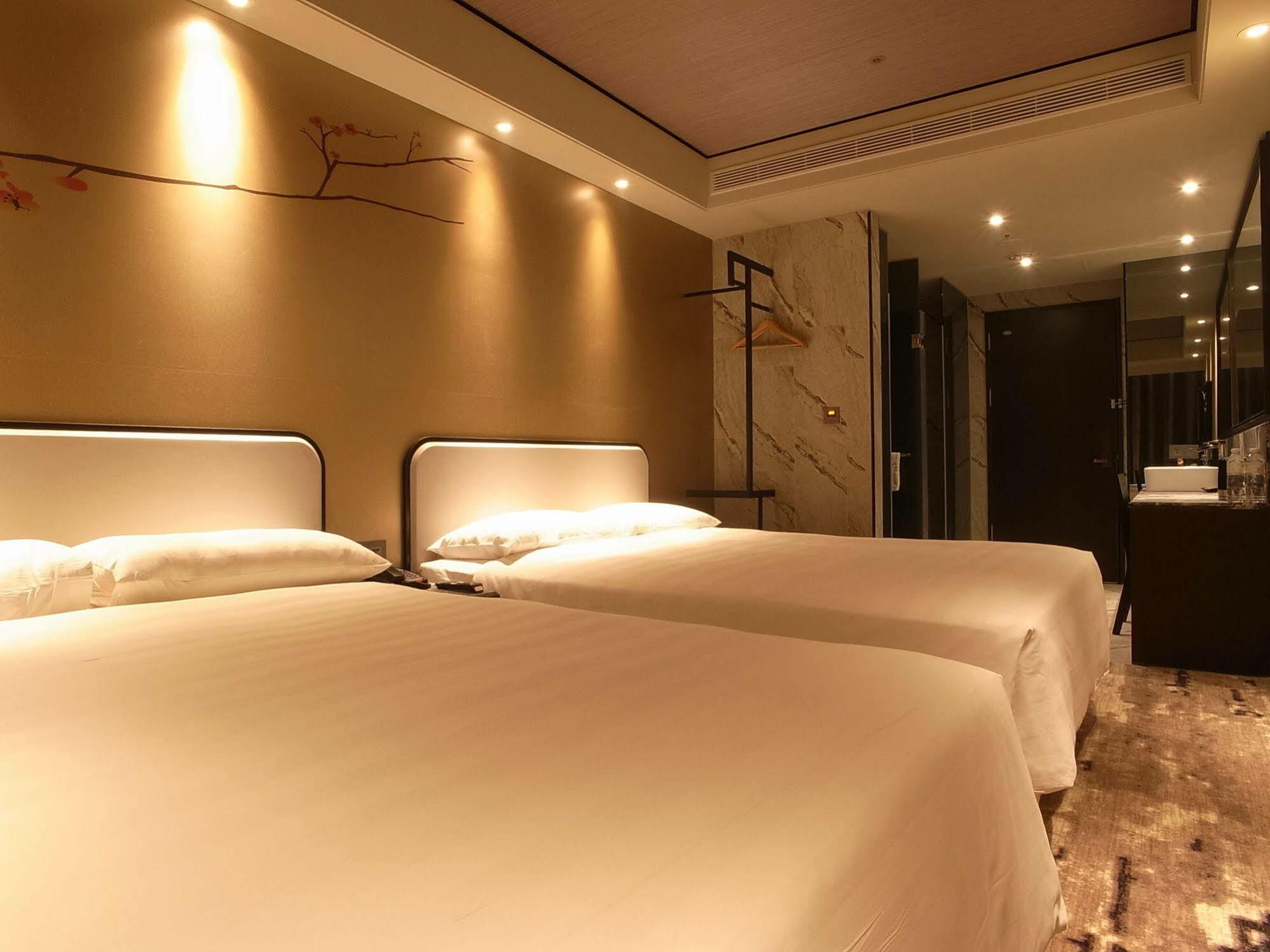 Hotel Midtown Richardson - Kaohsiung Bo'Ai Екстериор снимка