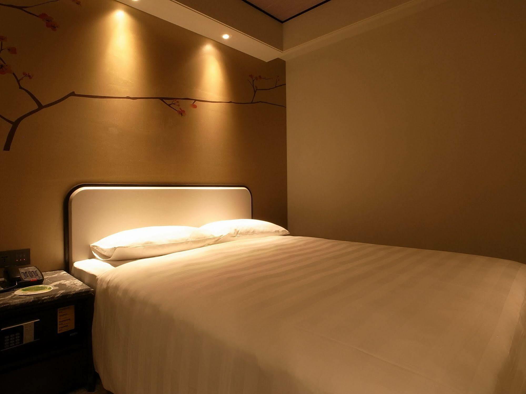 Hotel Midtown Richardson - Kaohsiung Bo'Ai Екстериор снимка