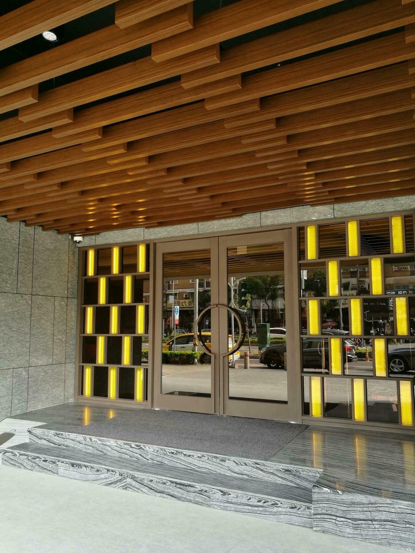 Hotel Midtown Richardson - Kaohsiung Bo'Ai Екстериор снимка